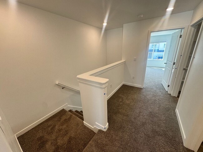 Building Photo - Brand New Long Valley Town home!!