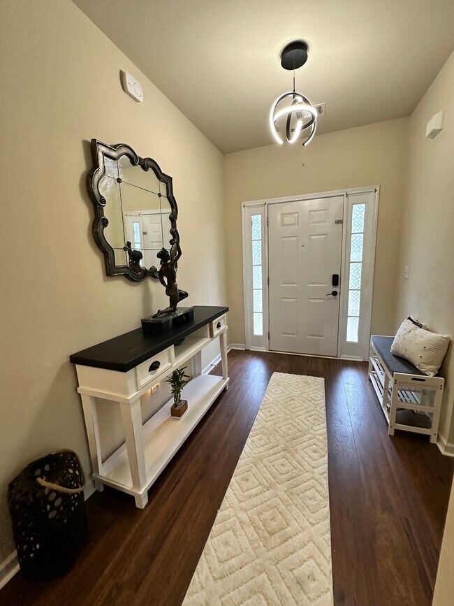 Building Photo - 2642 Dayview Ln