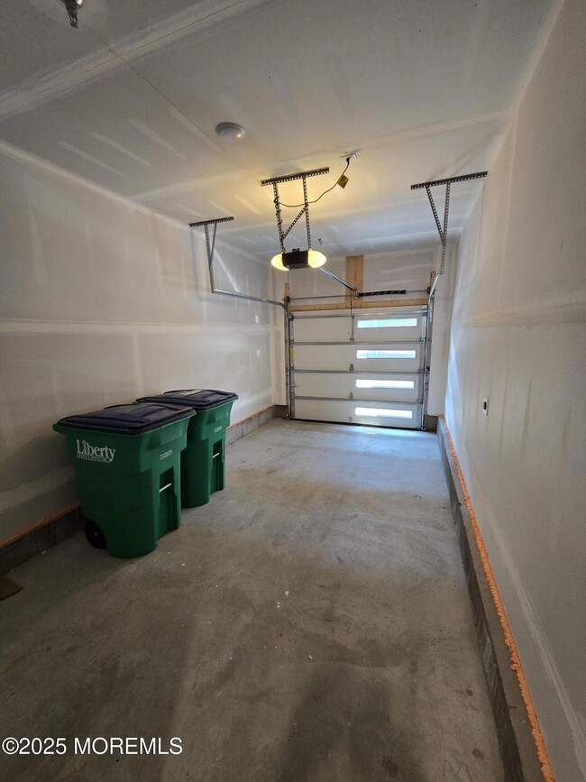 Building Photo - 1403 Kingsley St