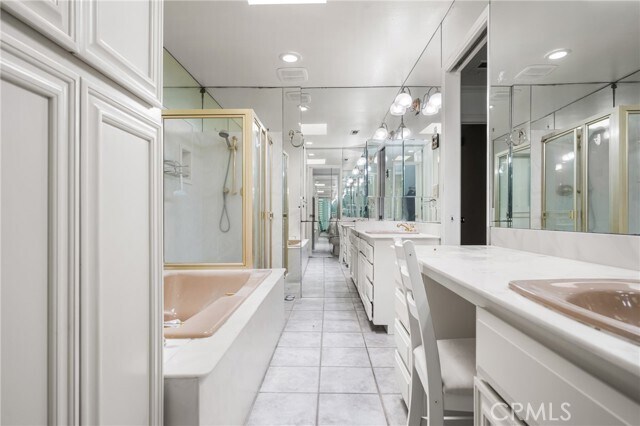 Building Photo - 11081 Hunting Horn Dr