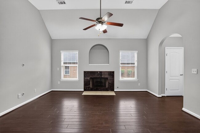 Building Photo - 265 Oxmoor Pl