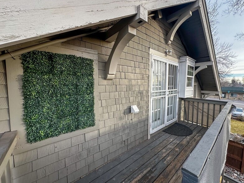 Building Photo - 1615 Carr St