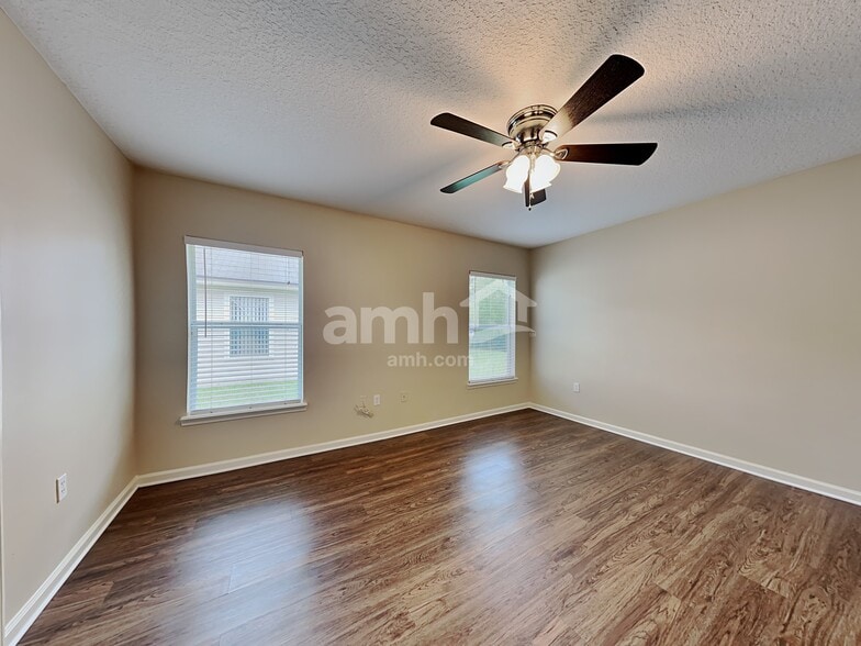 Building Photo - 6732 Gentle Oaks Dr