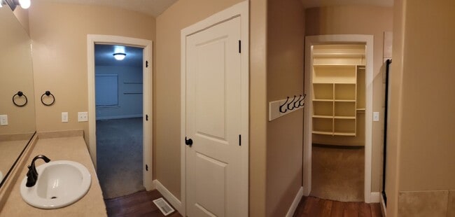 Building Photo - Spacious 4-Bedroom Home in Highly Sought-After Summerfield Community!