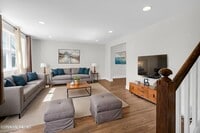 Building Photo - 119 Manor Dr