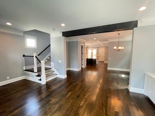 Building Photo - Green Hills/Lipscomb area home built in 20...