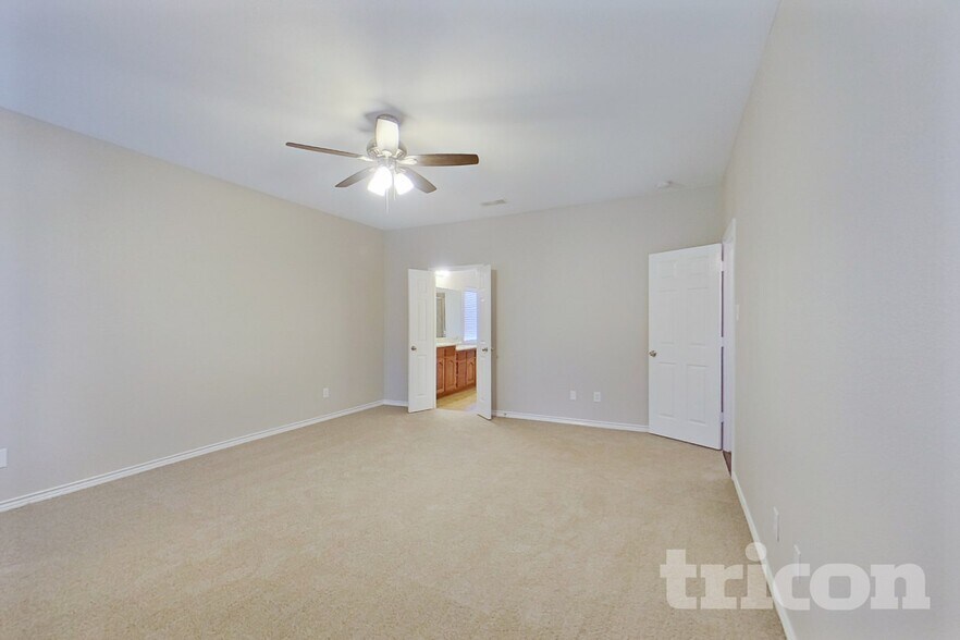 Building Photo - 1435 Red Wolf Dr