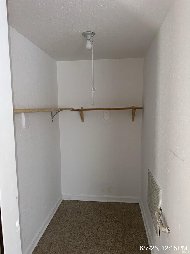 Building Photo - 41052 Gunter Ct