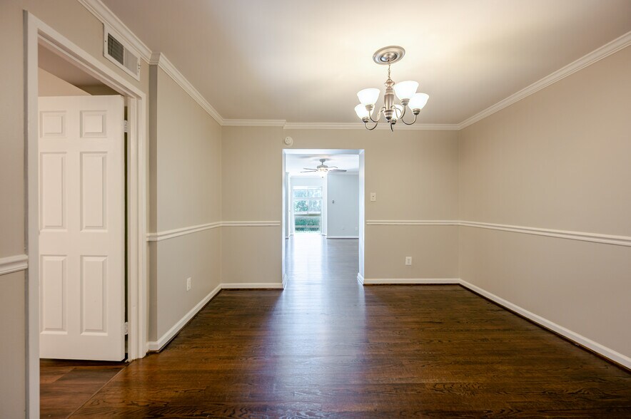 Building Photo - 6143 Edsall Rd