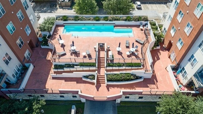 Building Photo - 1010 Rosine St