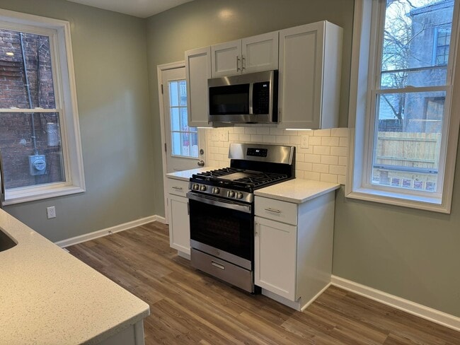 Building Photo - Large Single-Family Home on N 17th St