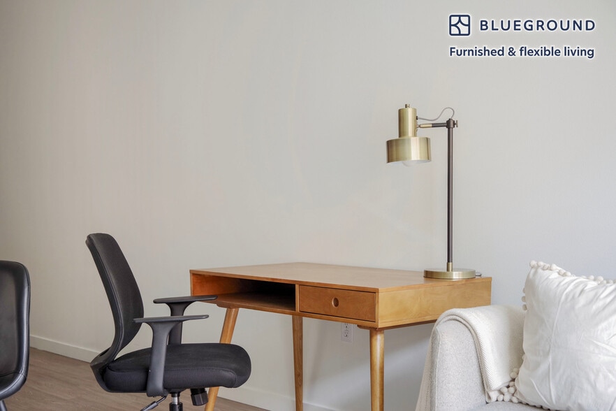 Building Photo - 2401 S Jackson St