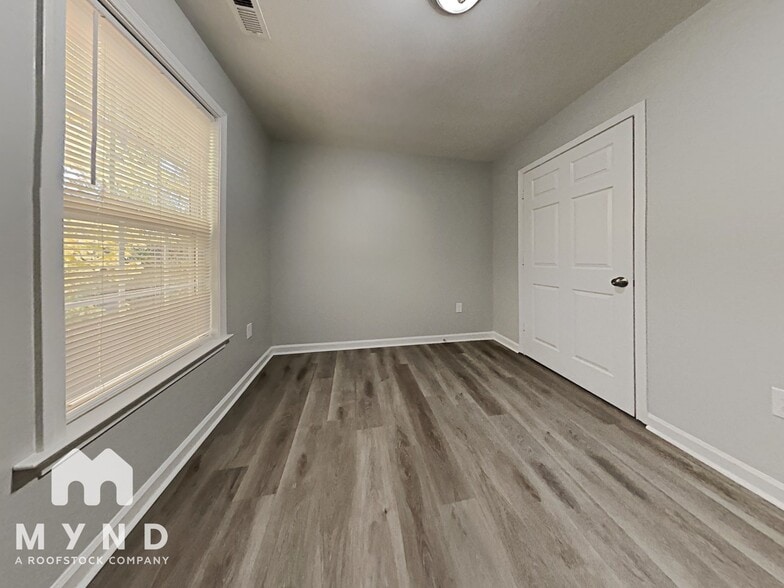 Building Photo - 1334 Reid St