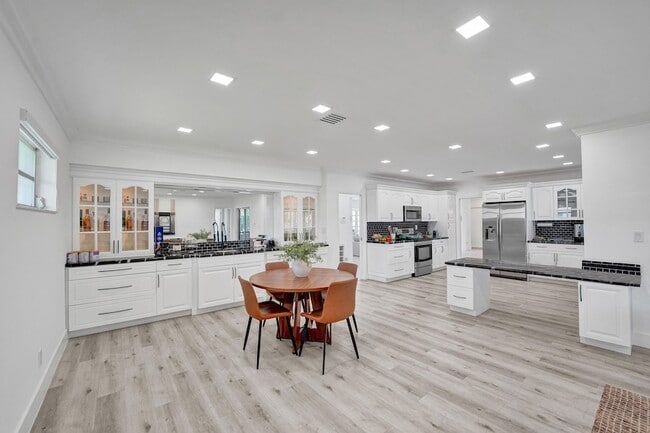 Building Photo - 3630 N 55th Ave