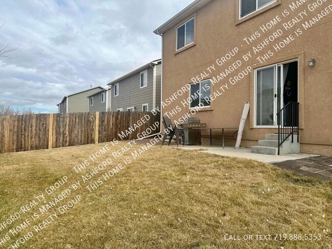 Building Photo - 3755 Reindeer Cir