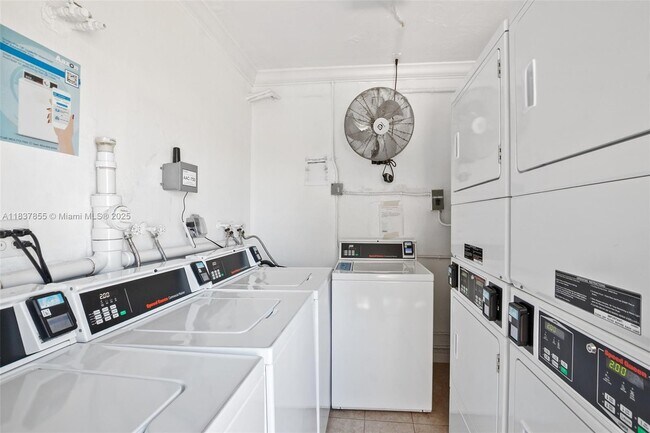 Building Photo - 2200 S Ocean Dr