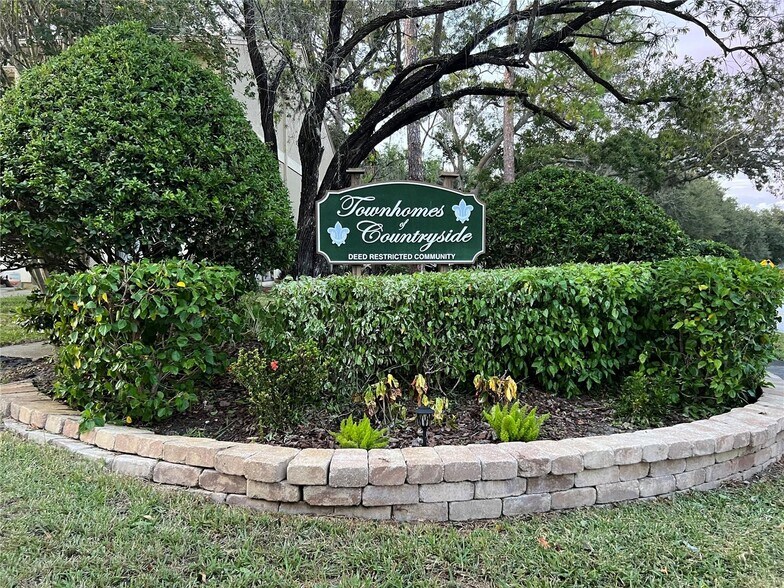 Building Photo - 2879 Thaxton Dr
