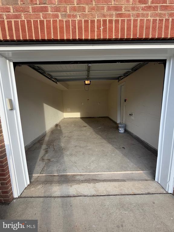 Building Photo - 128 Hidden Brook Dr