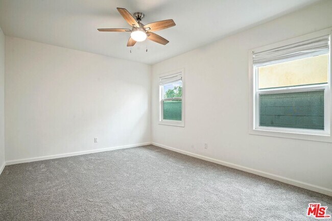 Building Photo - 6134 Longridge Ave