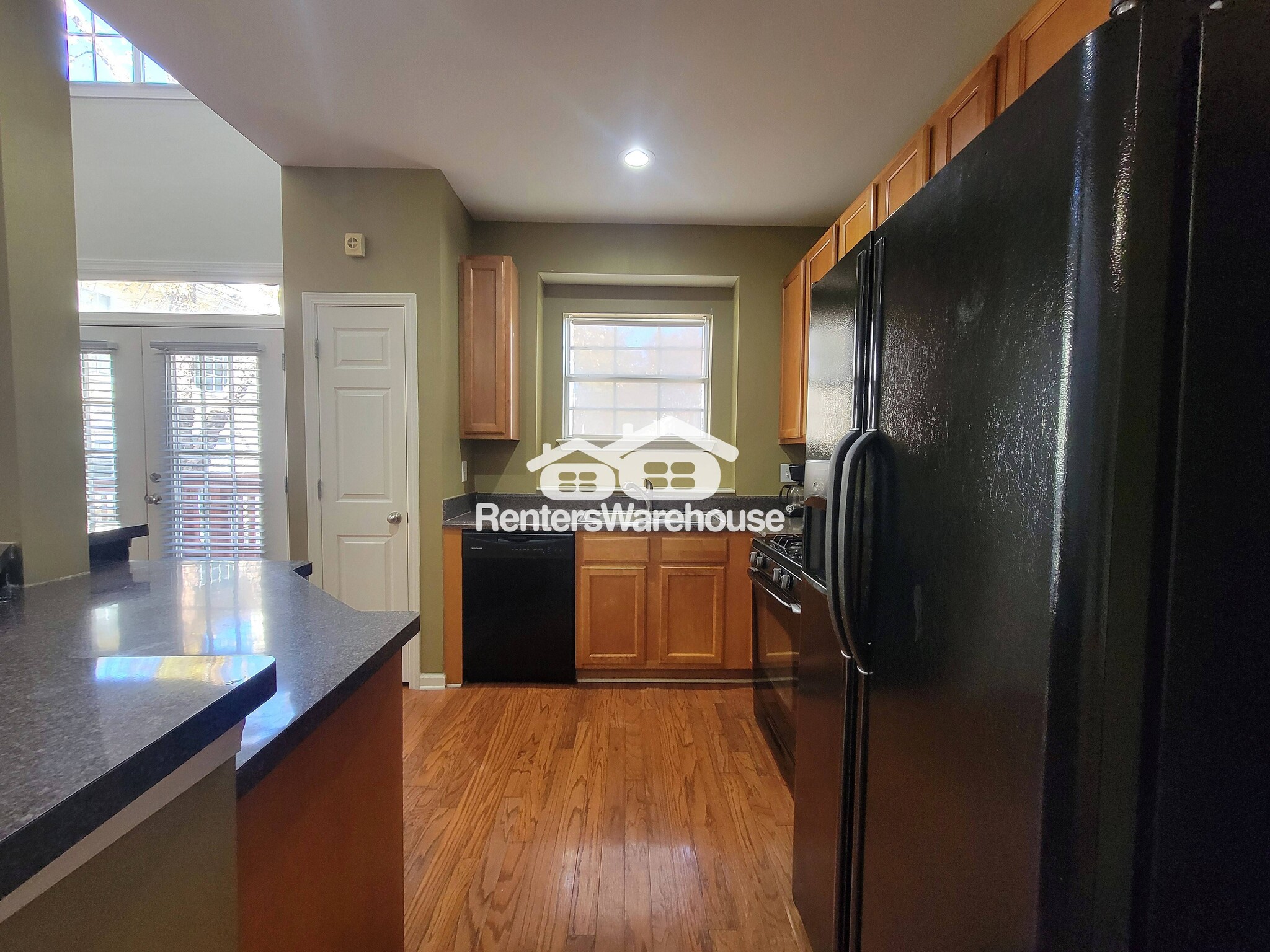 Building Photo - 52 Glenn St SE