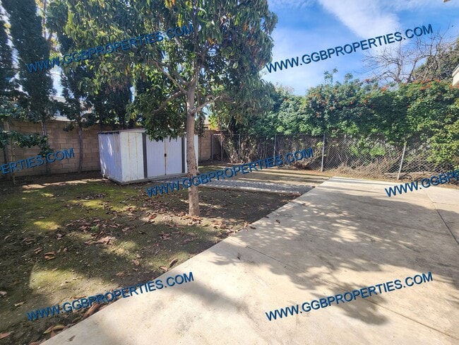 Building Photo - 10872 Stanford Ave