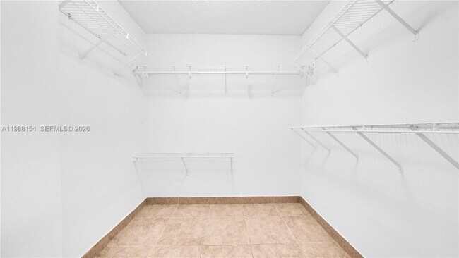 Building Photo - 10575 La Placida Dr