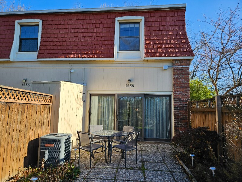 Building Photo - 1238 Pennsbury Blvd