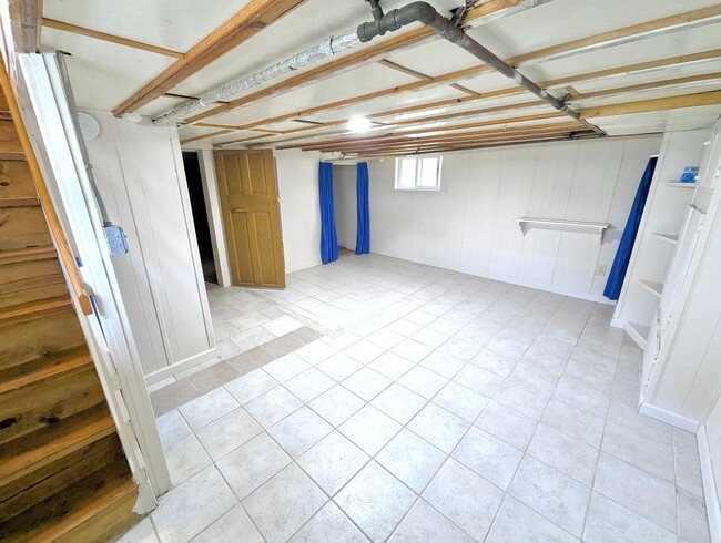 Building Photo - 121 S Feltus St