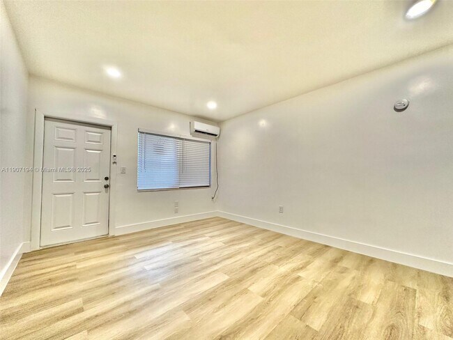 Building Photo - 5545 N Miami Ave