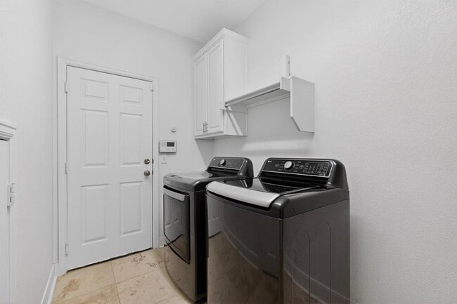 Building Photo - 2659 Salorn Way