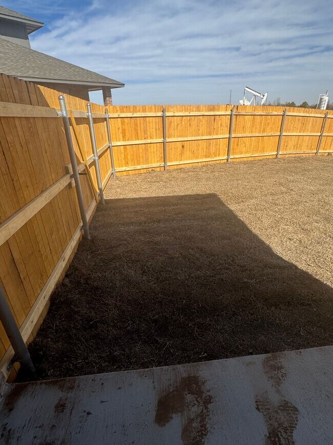 Building Photo - New construction duplex in Newcastle 3 bedroom with game room