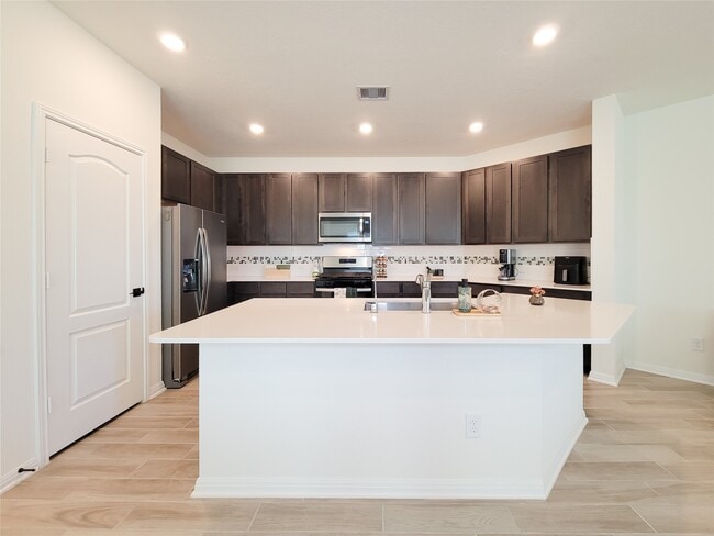 Building Photo - 8214 Leisure Pt Dr