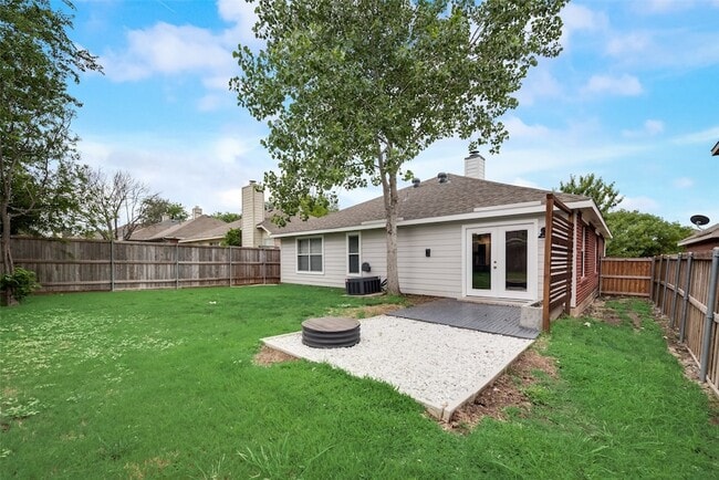 Building Photo - 9216 Newport Ln
