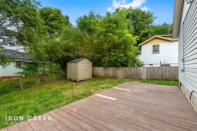 Building Photo - 9 Dundee St