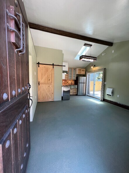 Building Photo - 8049 Campion Dr