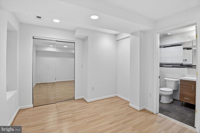 Building Photo - 424 Q St NW