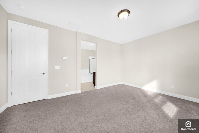 Building Photo - 3909 Portola Cmn