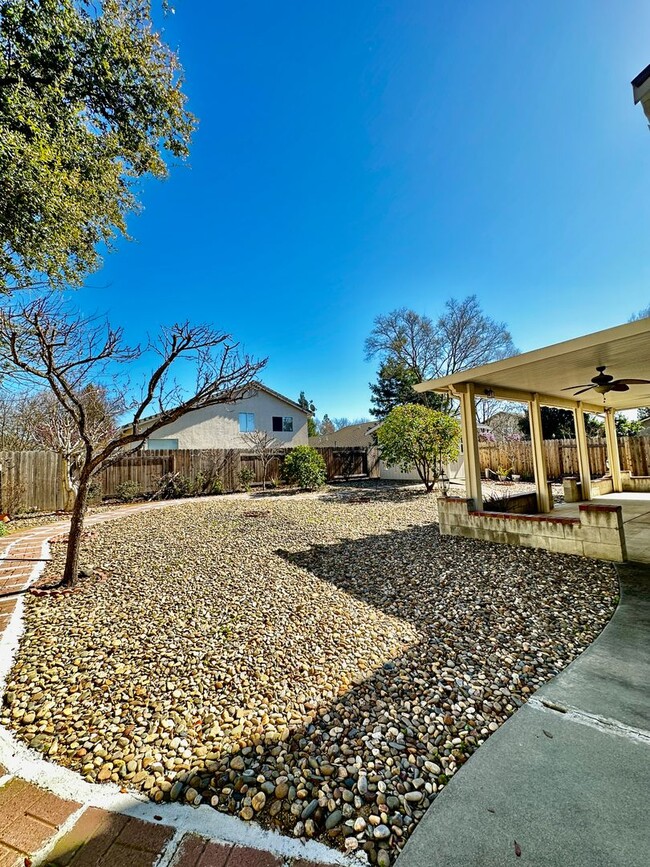 Building Photo - Beautiful 4-Bedroom Home in Mace Ranch