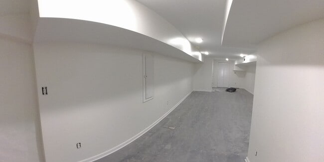 Building Photo - 4 Bedroom 3.5 Bath Home