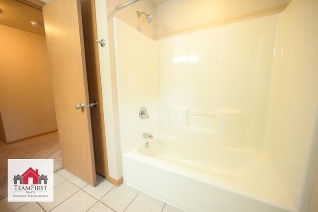 Building Photo - 2135 S Broadway