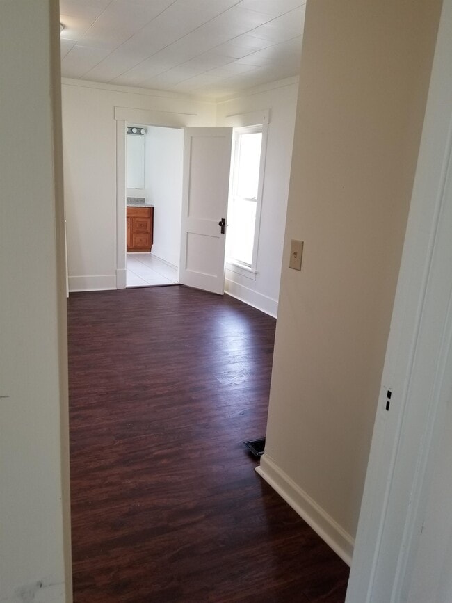 Building Photo - 113 Fayette St