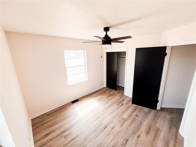 Building Photo - 10601 Tumilty Terrace