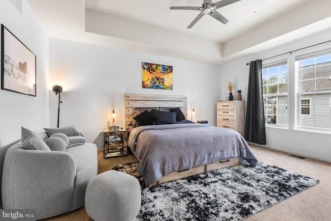 Building Photo - 5000 Forest Pines Dr