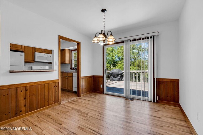 Building Photo - 1112 Wildwood Ave