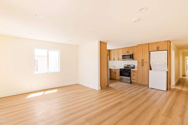Building Photo - 342 S Ave 56