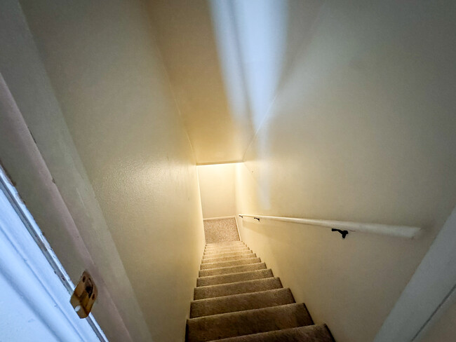 Building Photo - 565 N 300 E
