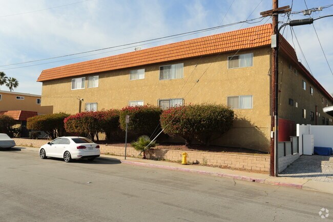 Building Photo - 732 W Imperial Ave