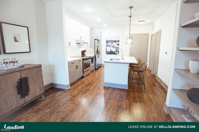 Building Photo - 812 Inverness Ave