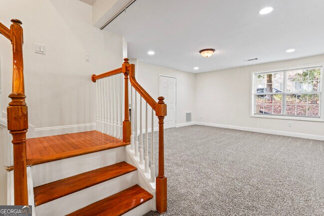 Building Photo - 147 Bayberry Hls