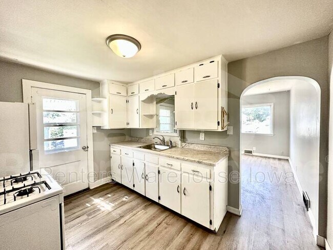 Building Photo - 1210 1/2 West Street